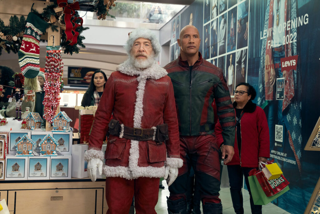 "Red One - Alarmstufe Weihnachten" Szenenbild (© Warner Bros. Pictures)